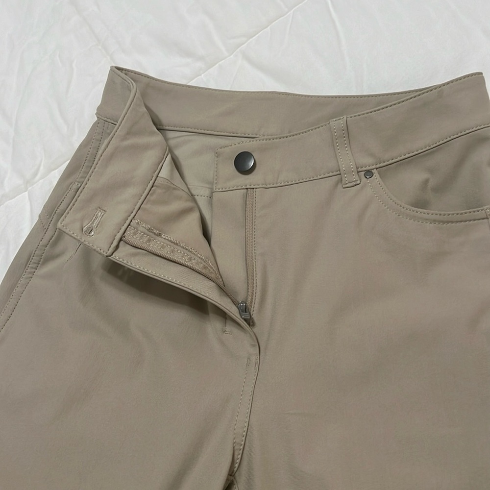 Lulu Lemon women khaki pants size 4